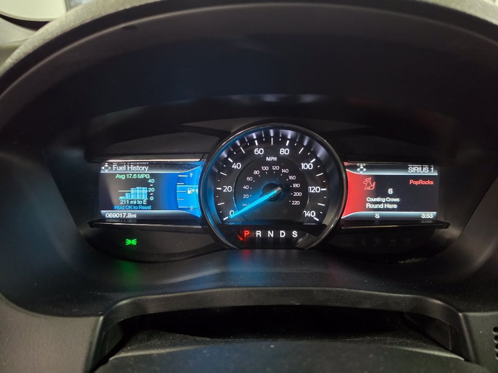 Used 2017 Ford Explorer XLT w/ Equipment Group 202A AWD/4WD image 18