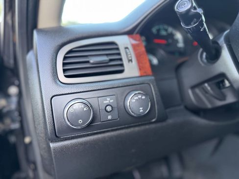 Used 2013 Chevrolet Tahoe LTZ image 14