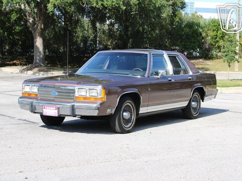 Used 1989 Ford LTD Crown Victoria image 5