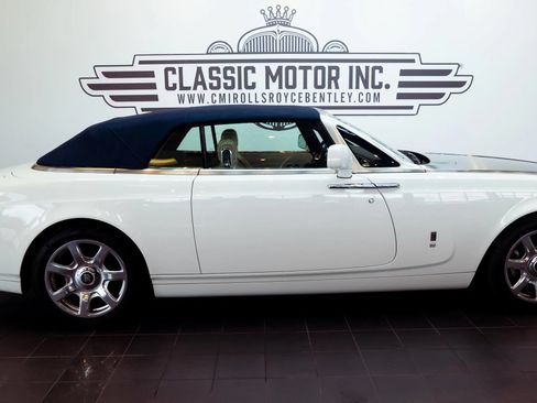 Used 2011 Rolls-Royce Phantom Drophead Coupe RWD image 10
