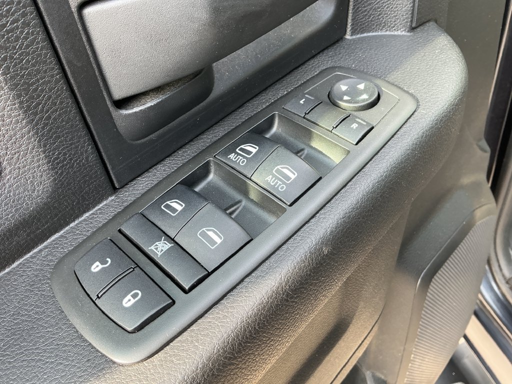 Used 2014 RAM 1500 Express AWD/4WD image 12