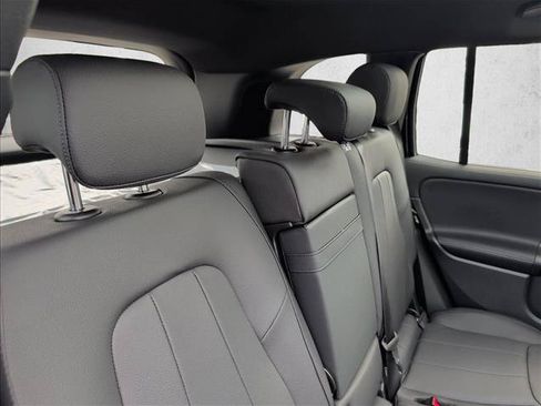 Used 2026 Mercedes-Benz GLB 250 image 19