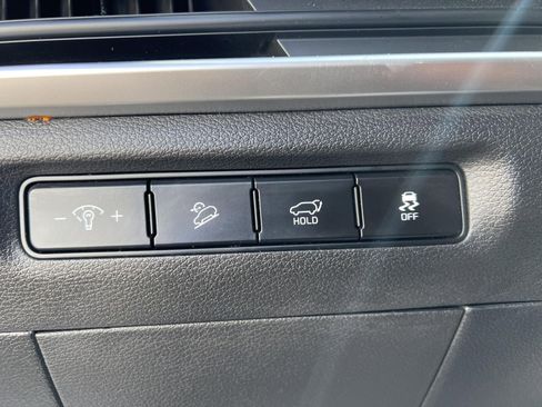 Used 2024 Kia Telluride EX w/ EX Captain's Chair Package image 19