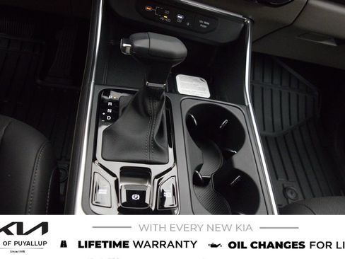 New 2026 Kia Carnival EX image 24