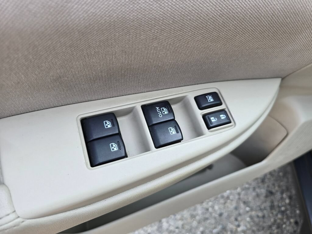 Used 2013 Subaru Outback 2.5i Premium w/ All-Weather Pkg AWD/4WD image 26