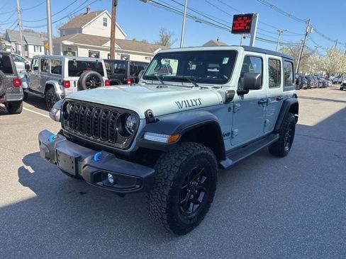 Used 2024 Jeep Wrangler Unlimited AWD/4WD image 2