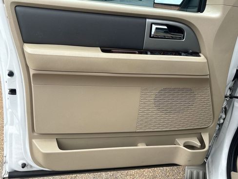 Used 2014 Ford Expedition XLT w/ Equipment Group 202A RWD image 6