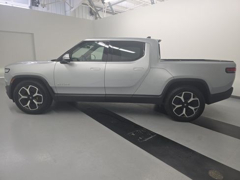 Used 2022 Rivian R1T Adventure AWD/4WD image 2