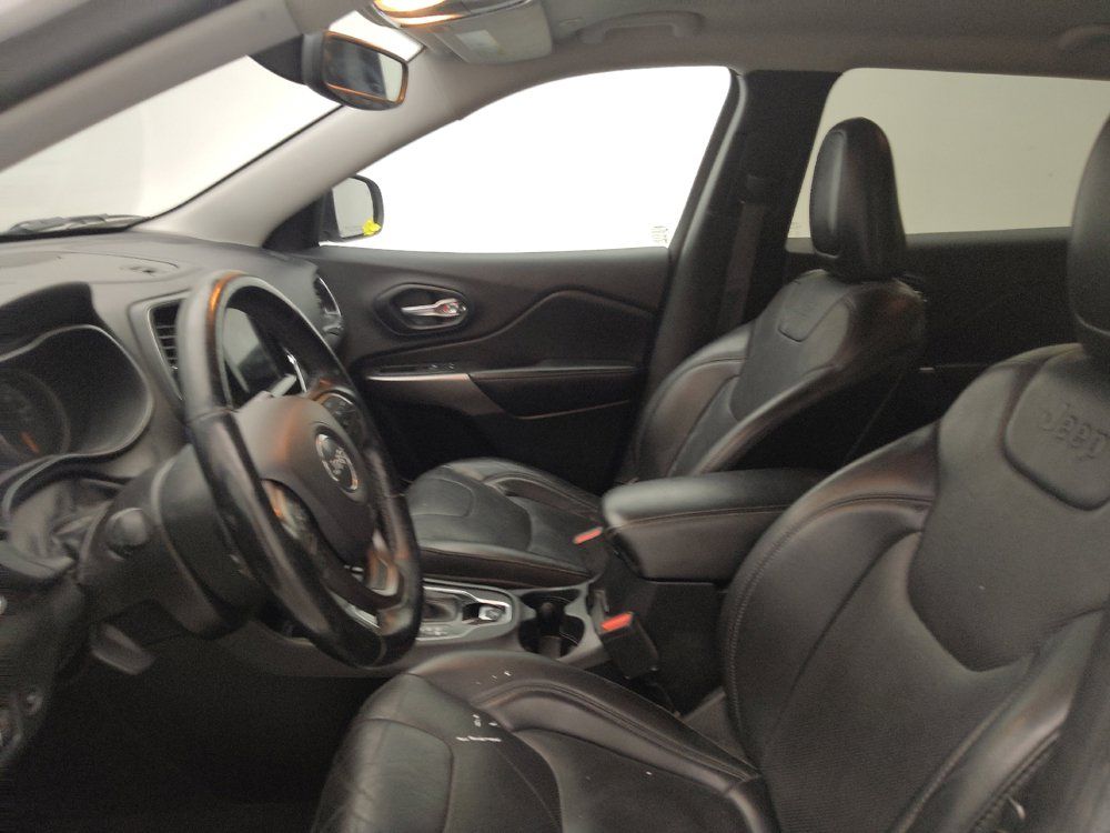 Used 2019 Jeep Cherokee Limited FWD image 17