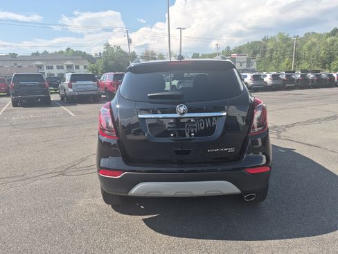 Used 2022 Buick Encore Preferred w/ Safety Package AWD/4WD image 4
