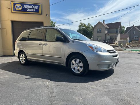 Used 2004 Toyota Sienna LE FWD image 4