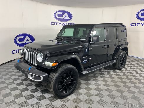 Used 2023 Jeep Wrangler Unlimited Sahara w/ Cold Weather Group AWD/4WD image 7
