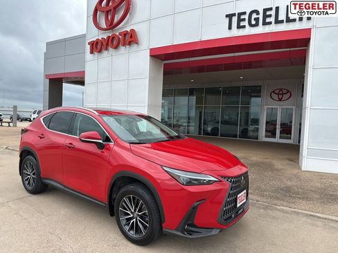 Used 2024 Lexus NX 250 FWD w/ Towing Package (2000 Lbs) image 1