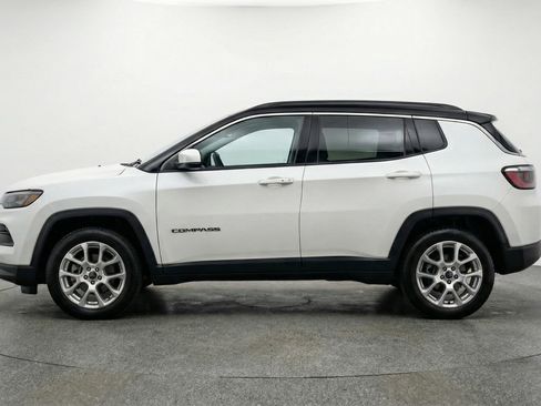 Used 2025 Jeep Compass Limited AWD/4WD image 5