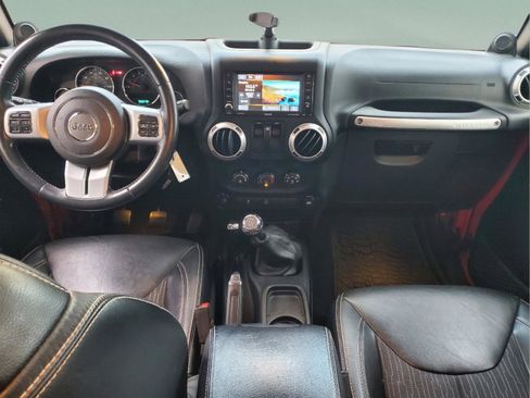 Used 2014 Jeep Wrangler Freedom Edition image 29