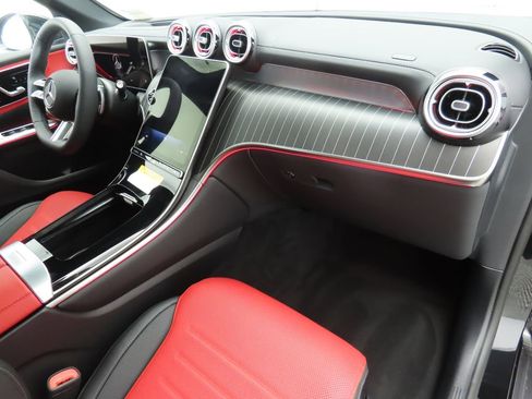 Certified 2025 Mercedes-Benz GLC 300 4MATIC image 17