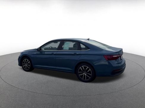 Used 2025 Volkswagen Jetta SE image 10