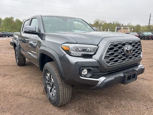 Used 2023 Toyota Tacoma TRD Off-Road w/ Advanced Technology Package AWD/4WD image 7