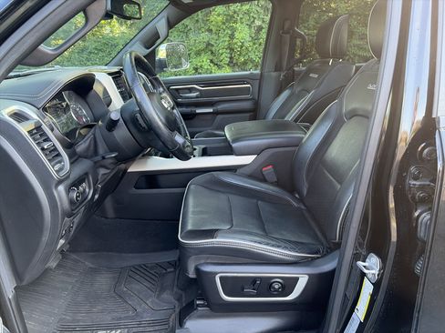 Used 2019 RAM 1500 Laramie AWD/4WD image 18
