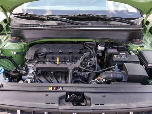 Used 2024 Hyundai Venue SEL FWD image 32