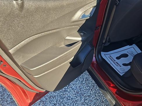 Used 2024 Chevrolet Trax LS w/ LS Convenience Package image 18