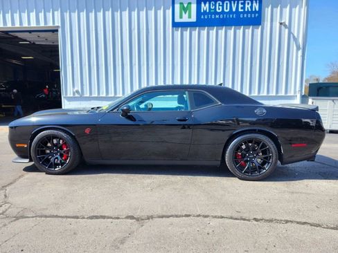 Used 2019 Dodge Challenger SRT Hellcat w/ Laguna Leather Package RWD image 2