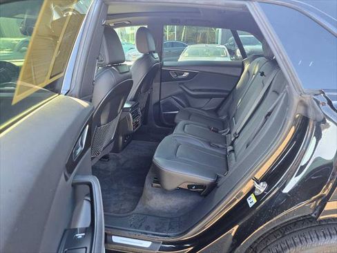Used 2024 Audi Q8 Premium Plus w/ Premium Plus Package image 18