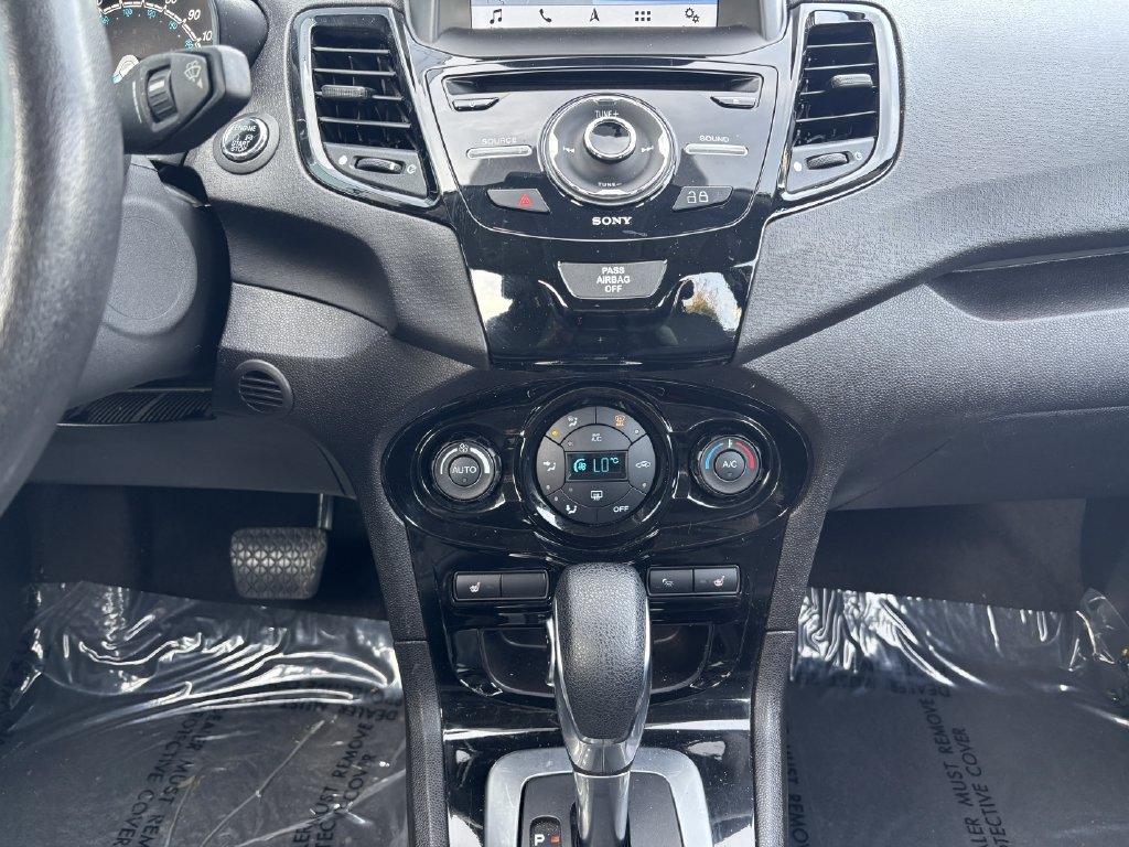 Used 2017 Ford Fiesta Titanium FWD image 19