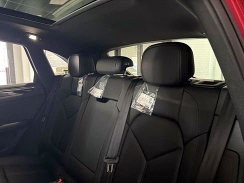 New 2026 Porsche Macan image 16