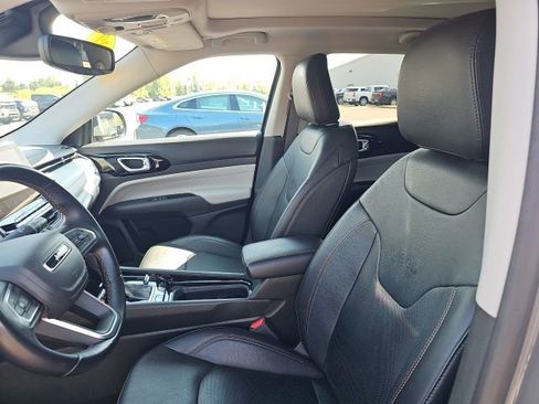 Used 2022 Jeep Compass Limited w/ Sun and Sound Group image 19