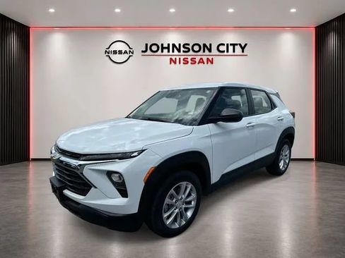 Used 2024 Chevrolet TrailBlazer LS FWD image 9