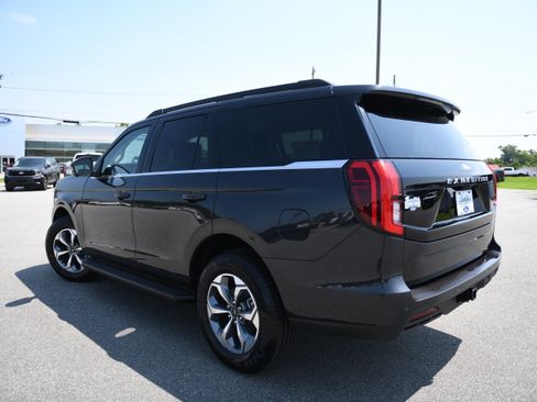 New 2027 Ford Expedition Active RWD image 9