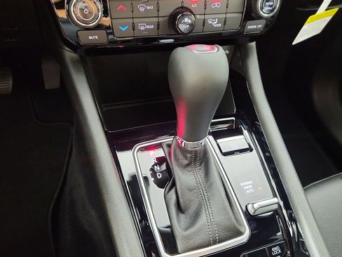 New 2025 Jeep Compass Latitude w/ Altitude Special Edition image 13