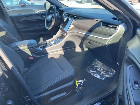 New 2025 Jeep Grand Cherokee Laredo X image 8