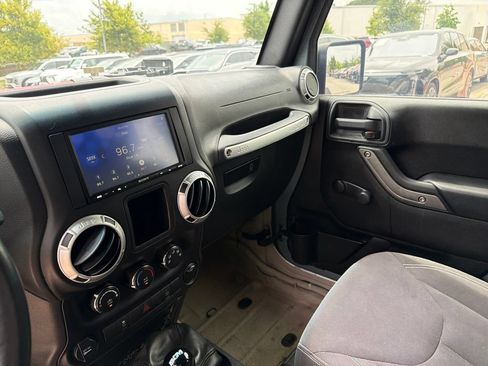 Used 2015 Jeep Wrangler Rubicon w/ Trailer Tow Group AWD/4WD image 24
