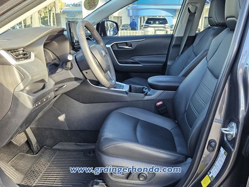 Used 2024 Toyota RAV4 XLE Premium image 10