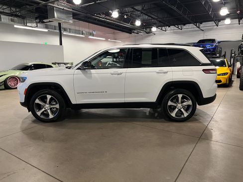 Used 2023 Jeep Grand Cherokee Limited w/ Trailer Tow Prep Group (B) image 6