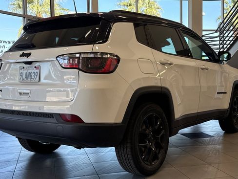 Used 2023 Jeep Compass Altitude w/ Convenience Group image 5