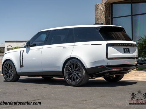 Used 2025 Land Rover Range Rover Long Wheelbase SE AWD/4WD image 6
