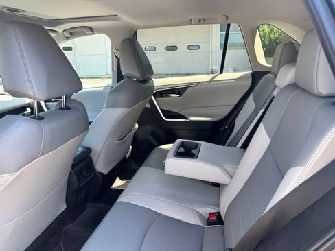 Used 2019 Toyota RAV4 XLE Premium w/ Advanced Technology Package AWD/4WD image 9