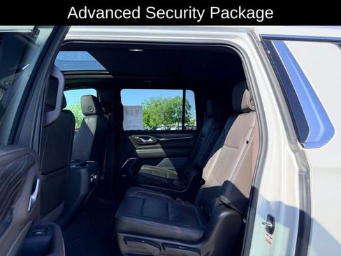 Used 2022 GMC Yukon XL Denali w/ Denali Premium Package AWD/4WD image 8
