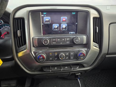 Used 2018 Chevrolet Silverado 1500 LT w/ All Star Edition image 17