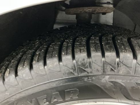 Used 2020 Dodge Grand Caravan SE image 18