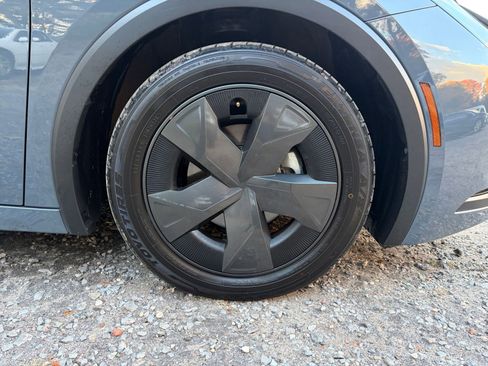 Used 2025 Toyota Prius LE image 28