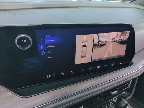 Certified 2025 Chevrolet Suburban Z71 image 15