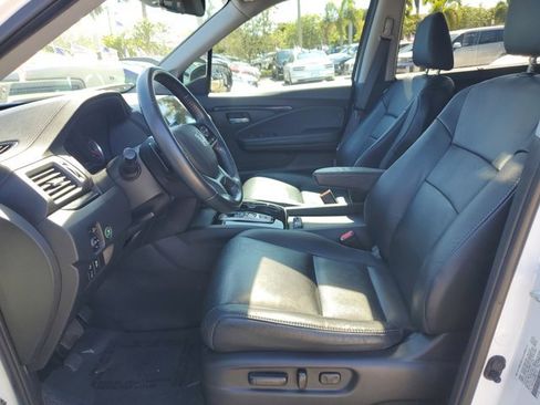 Used 2021 Honda Pilot Touring image 11