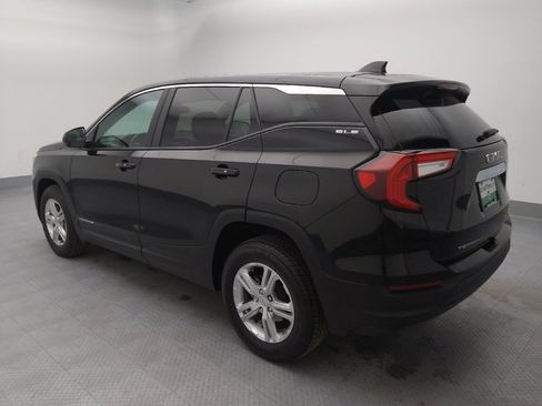 Used 2022 GMC Terrain SLE image 3