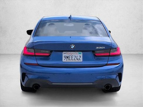 Used 2021 BMW 330i Sedan w/ M Sport Package RWD image 6