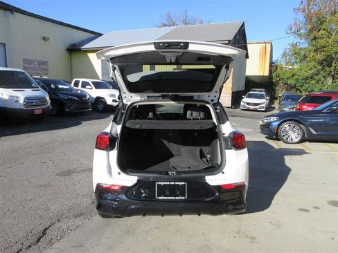 Used 2024 Buick Encore GX Sport Touring w/ Comfort Package image 5