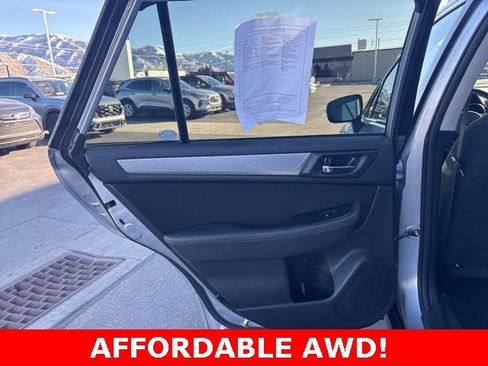 Used 2018 Subaru Outback 2.5i Premium image 23